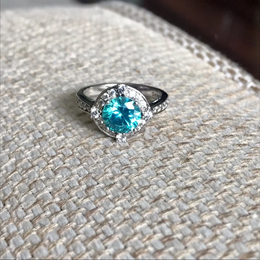 Ring - Picture 1 of 5